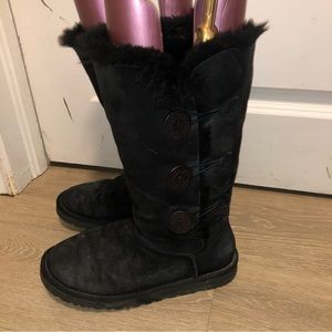 Ugg ladies winter boots size 8